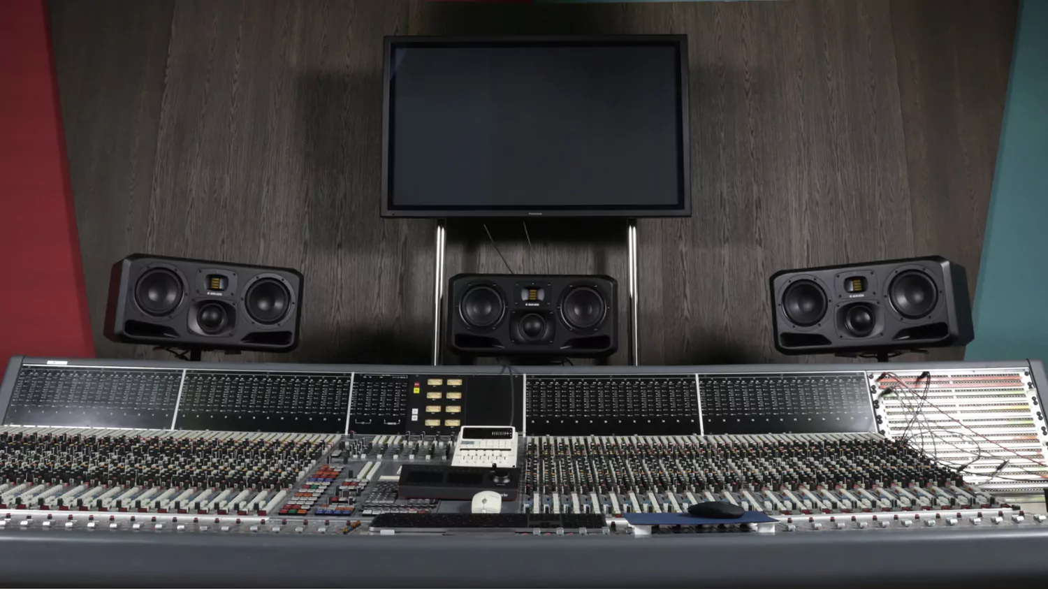 adam-audio-sub15-aktif-woofer-asimetrik-e-ticaret-gorsel4